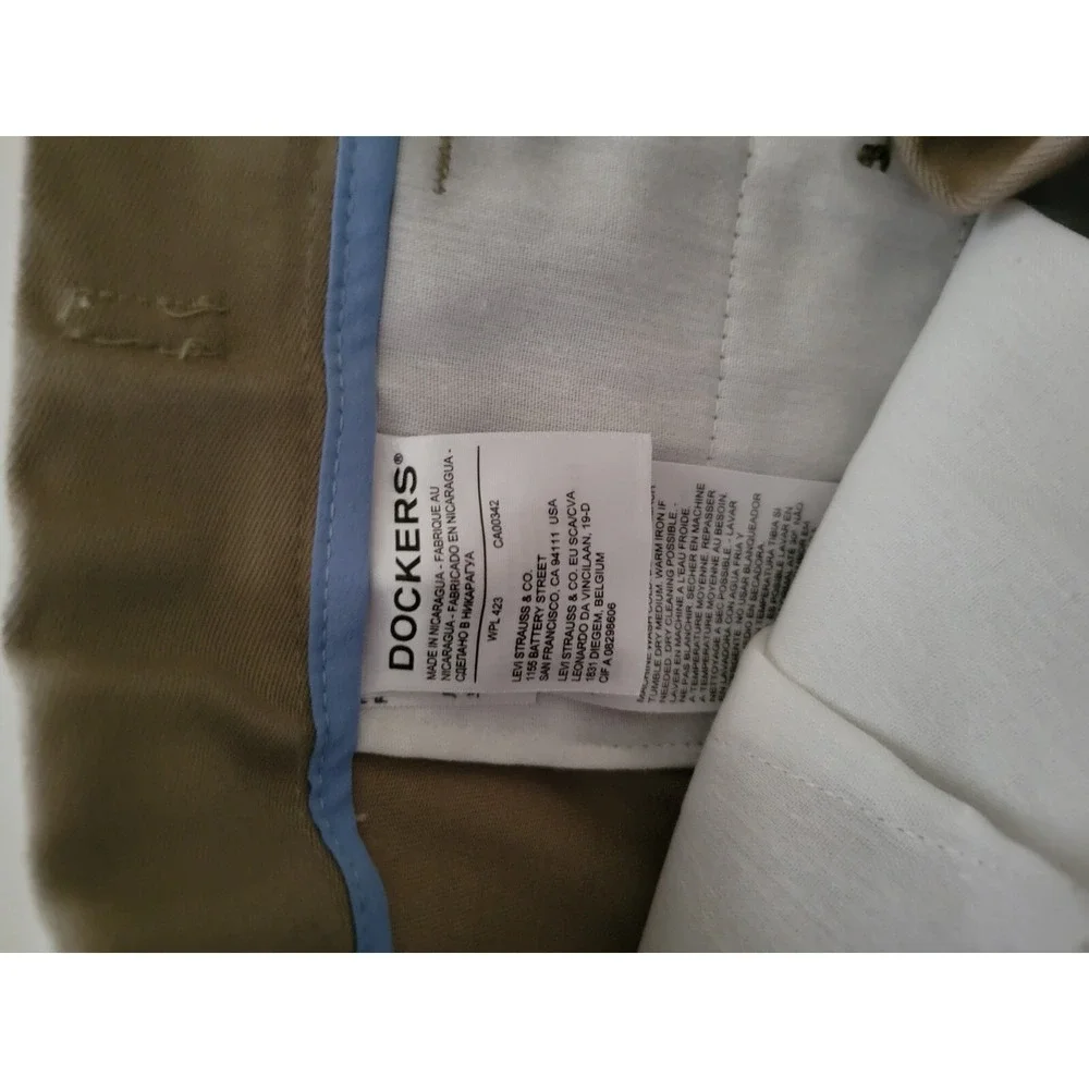 Dockers Signature Khaki Cotton Stretch Classic Fit Pleated Pants Sz: 48 X 34 NWT
